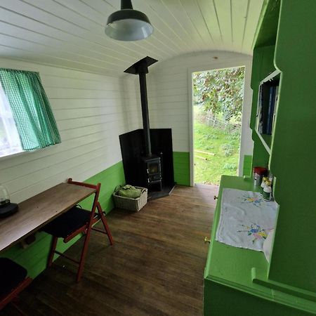 The Delkin Shepherds Huts Castle Combe Buitenkant foto