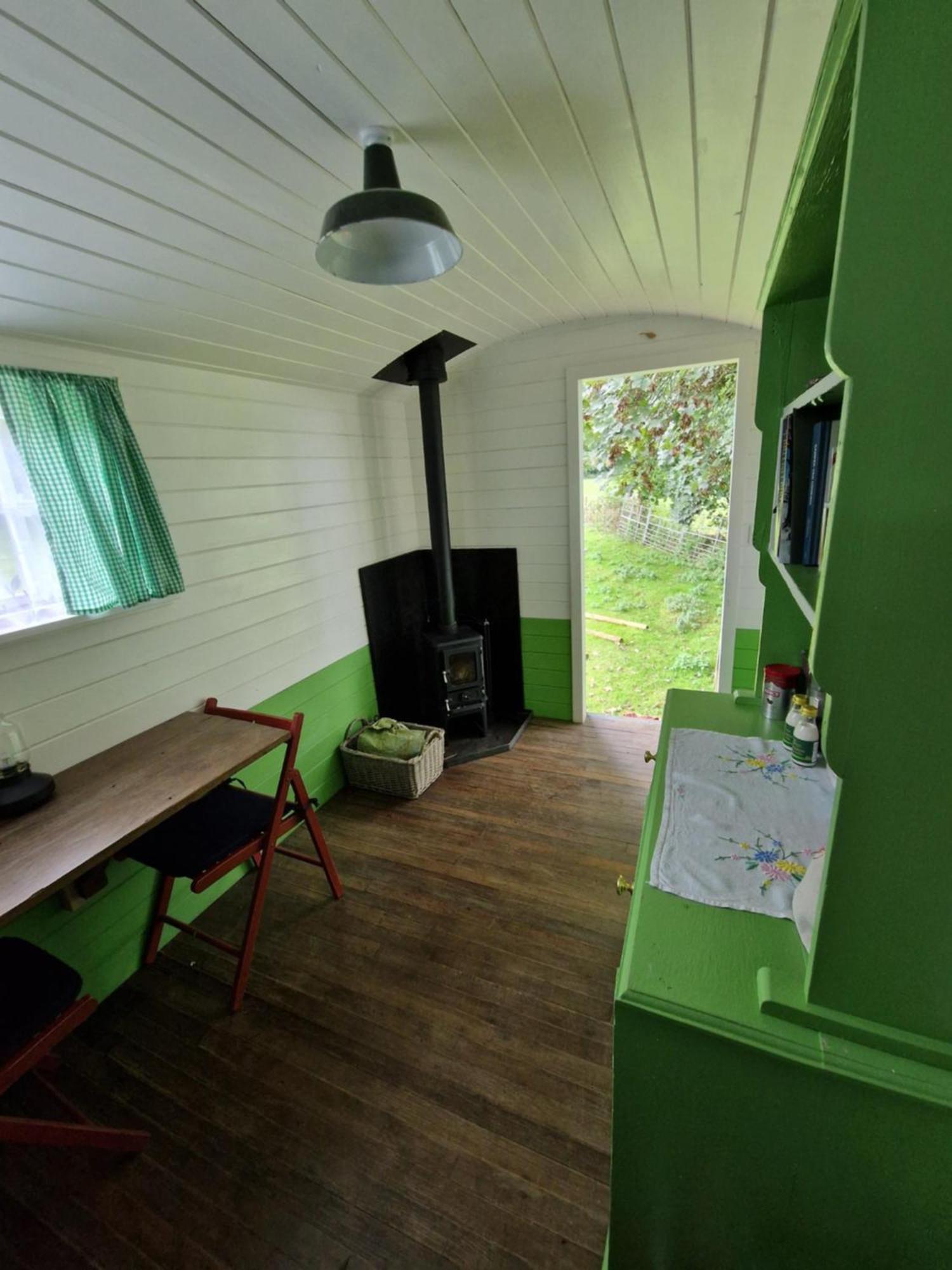 The Delkin Shepherds Huts Castle Combe Buitenkant foto